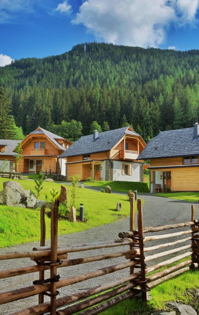 Chalets mitten im Grünen