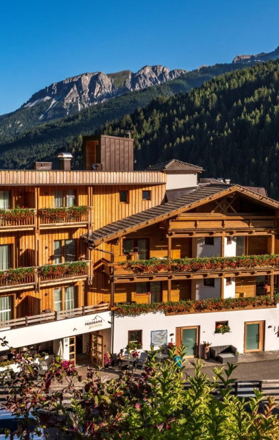 Hotel mitten im grünen mit Bergen