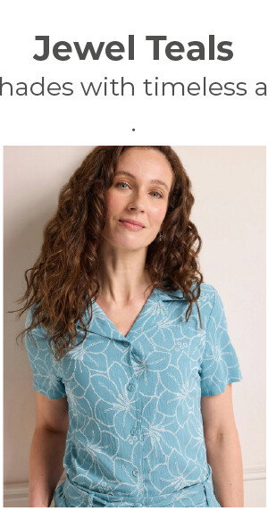 Floral Textured Revere Collar Blouse