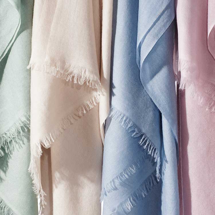 NOE CASHMERE SCARF
