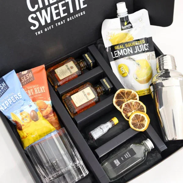 Amaretto Sour Cocktail Kit Hamper