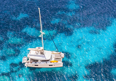 PRIVATE CATAMARAN WITH A CAPTAIN