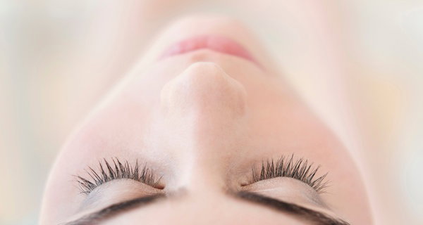 Up to 81% Off on Eyelash Tinting at Peach Academy