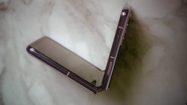 Leaker: Foldable iPhone with liquid metal hinge undergoing carrier testing | Cult of Mac