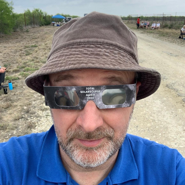 Kevin Currie. Links to eclipse tours