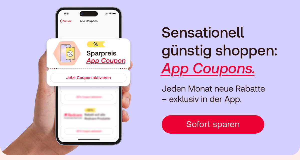 Smartphone mit geöffneter Coupon-App und mehreren schwebenden App-Coupons. Daneben der Text: ‚Schon getestet? Die neuen App Coupons! Exklusiv in unserer App jeden Monat noch mehr sparen‘ sowie ein roter Button ‚Jetzt sparen‘.
