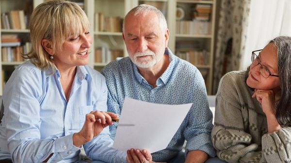 Retraite: pourquoi les mesures pour améliorer la pension des mères seront finalement accessibles aux pères
