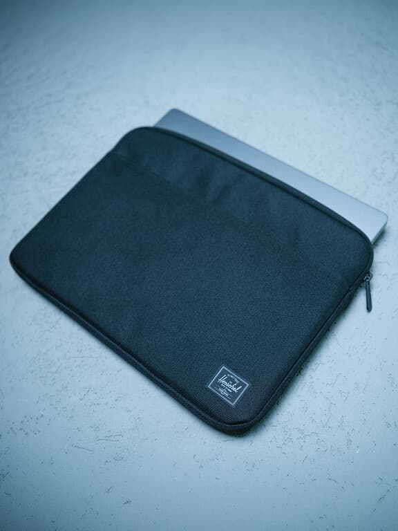 Denman Sleeve 14 Inch Tech