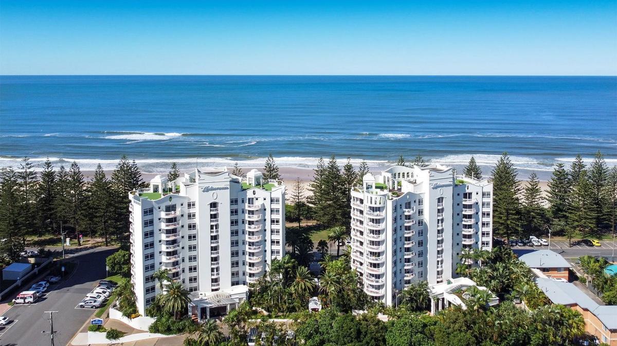 Sky-High Gold Coast Beachfront Apartments in Burleigh Heads with Resort-Style Pool & Rooftop Terraces