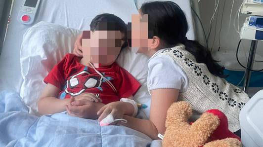 Alleenstaande mama van zwaar zorgbehoevende Naïl (4) smeekt om aangepaste woning: “Zelfs geen plaats voor zijn zorgbed”