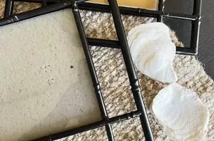 Don't add pictures to your frames before you see this high-end wall display idea
