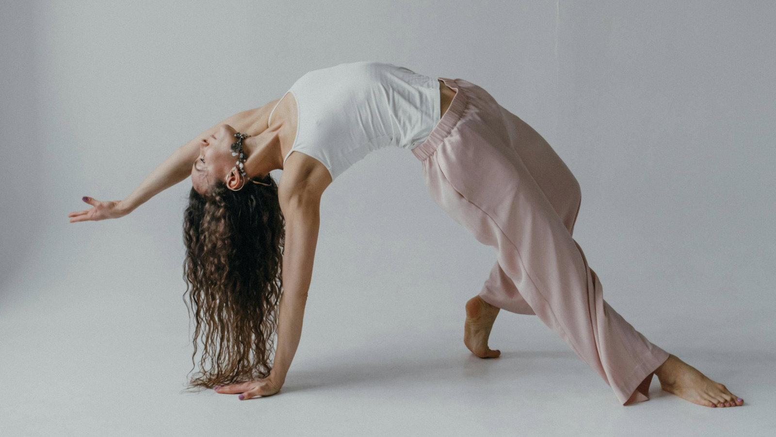 The Body Remembers: Why Somatic Movement IsThe Wellness Industry’s Most Intuitive Trend