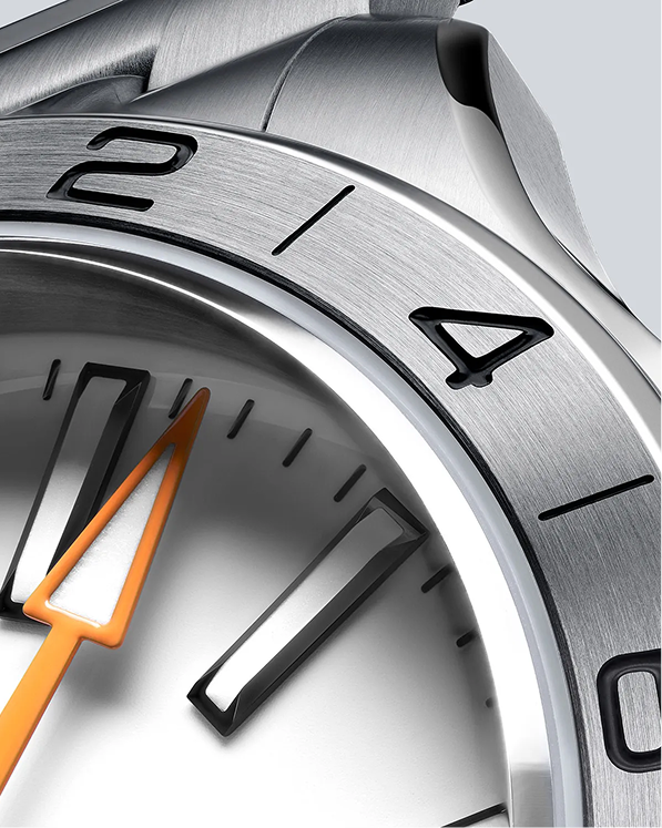 C63 Sealander GMT