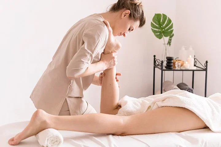 Unn deg en Fot- og leggmassasje med eller uten Detox hos Golden Iris