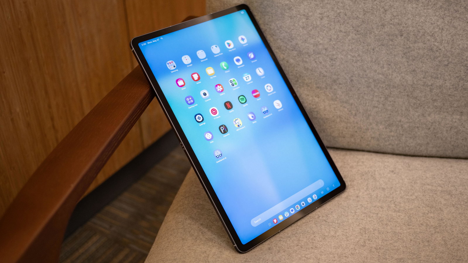 Galaxy Tab S10 FE Plus Review: Samsung's Budget-Friendlier Tablet Hits the Right Notes