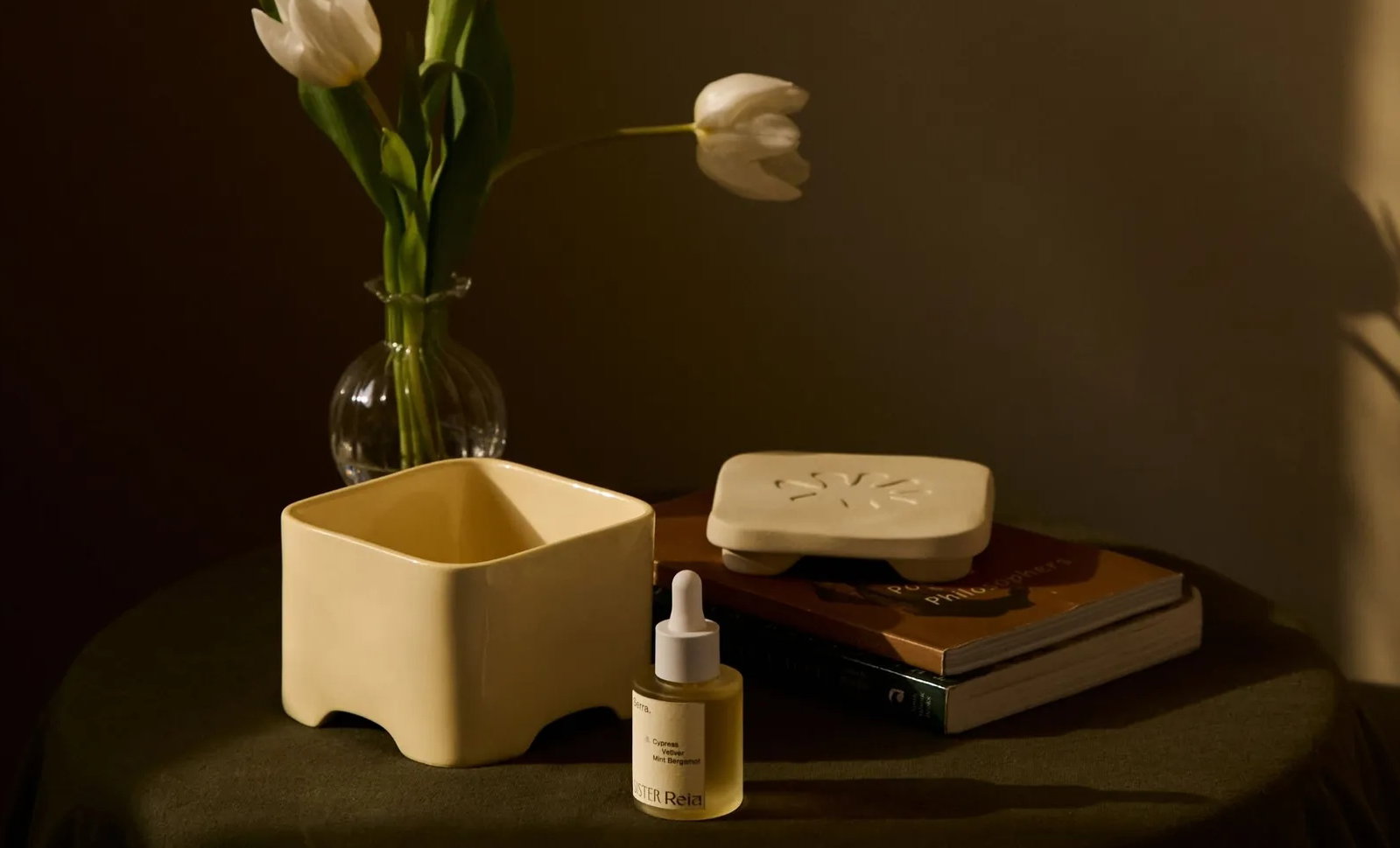 Room fragrance diffuser