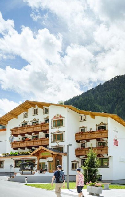 Hotel berge bäume