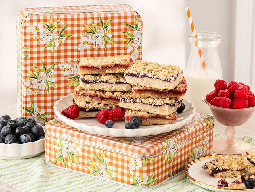 Berry Crumble Bars Gift Tin