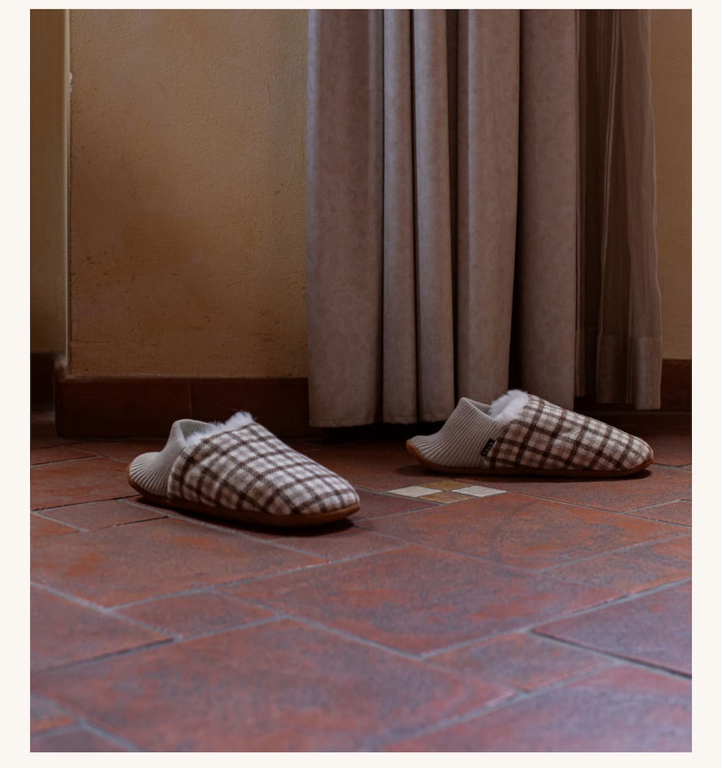 SHOP HOUSE SHOES