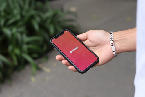 How to Find Someone on Tinder: Free Tinder Profile Search Without an Account
