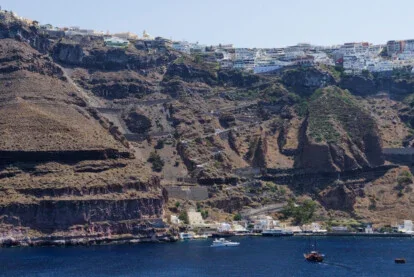 Santorini, Thiera