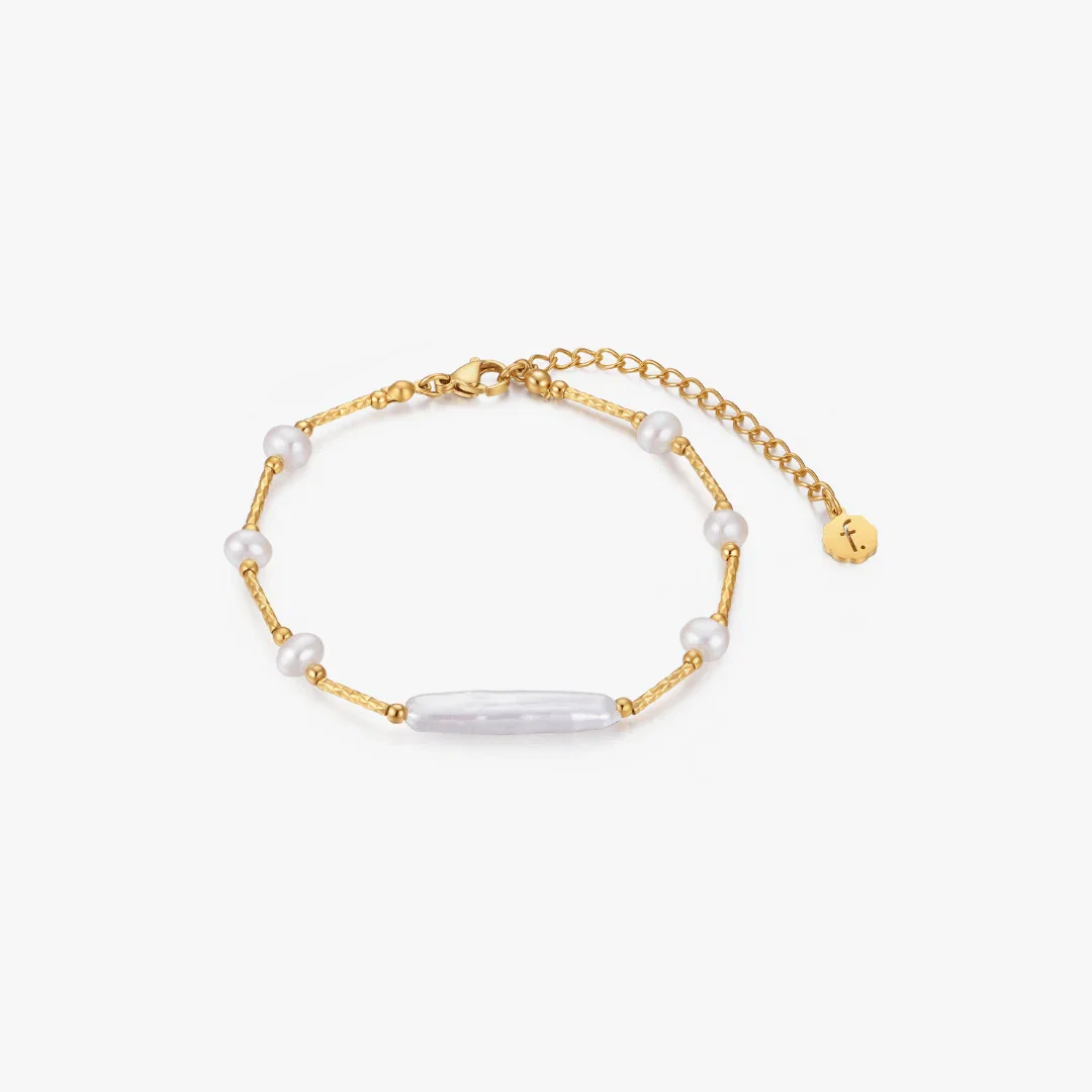 Luma Pearl Bar Bracelet