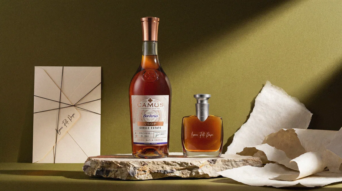 Cognac Camus Borderies VSOP Single Estate et flacon personnalisé gravé "Bonne Fête Papa", idée cadeau Fête des Pères