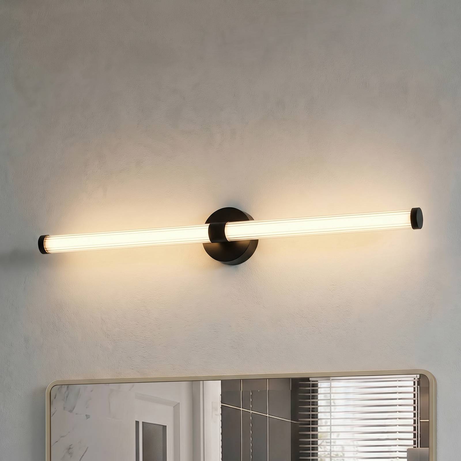 Aplique de pared LED Lucande Melisa, negro, 90 cm, CCT, IP44
