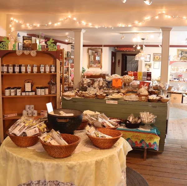 The candy shop where you can taste history | Atlas Obscura