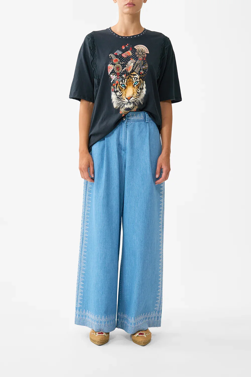 Image of OVERSIZED TEE WITH LACE TRIM DAUGHTERS OF DUENDE