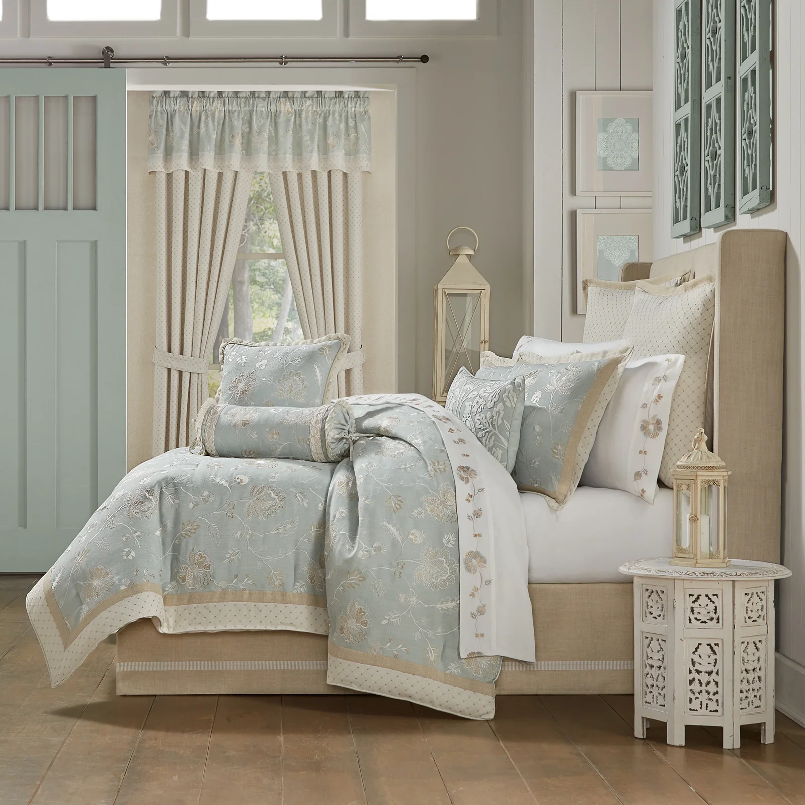 Garden View SPA 4-Piece Comforter Set By J Queen