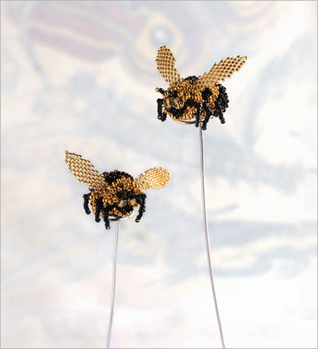 Sweet Bumblebee Peyote Stitched Pendant Pattern Download