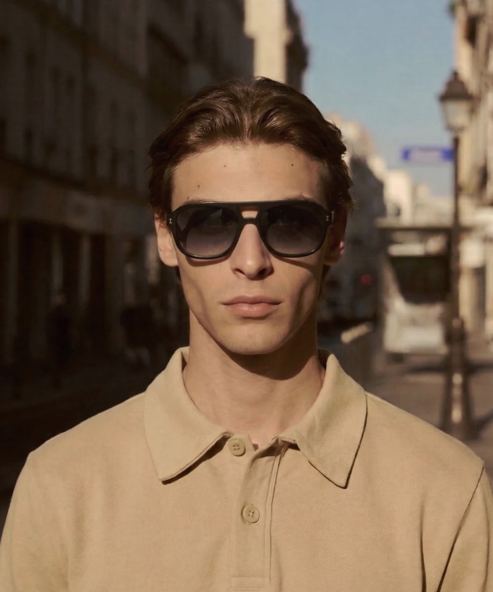 A man wearing the Memphis Sunglasses in Paris