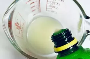 Mix lemon juice and vinegar for this 10-minute kitchen safety trick