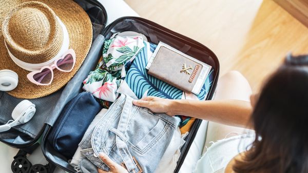 Voyage: les 5 erreurs qui vous font perdre jusqu’à 30% d’espace dans votre valise