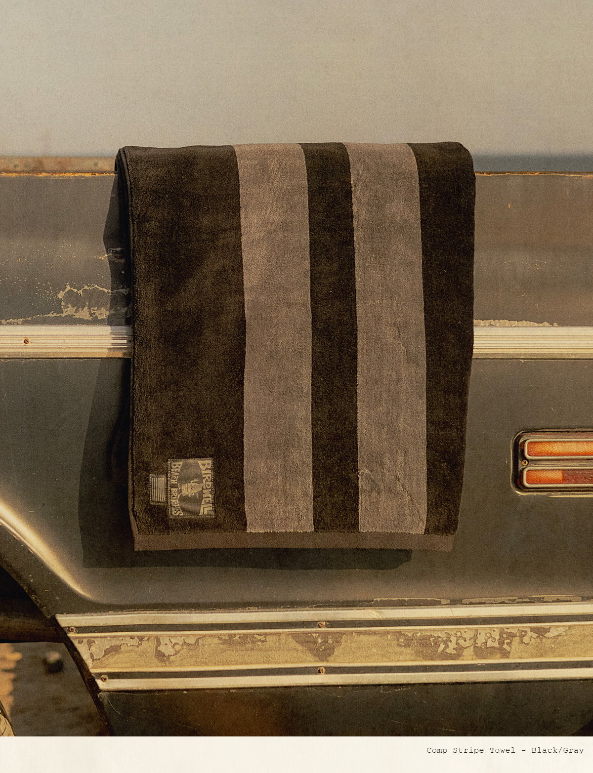 Comp Stripe Towel - Black/Gray