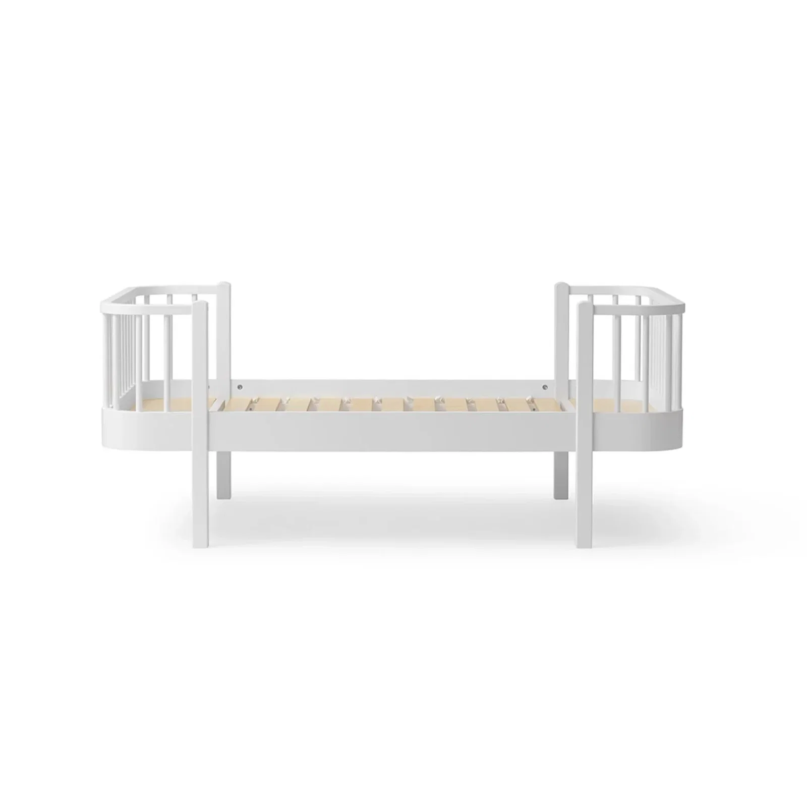Image of Oliver Furniture Wood Original Junior Bed - White