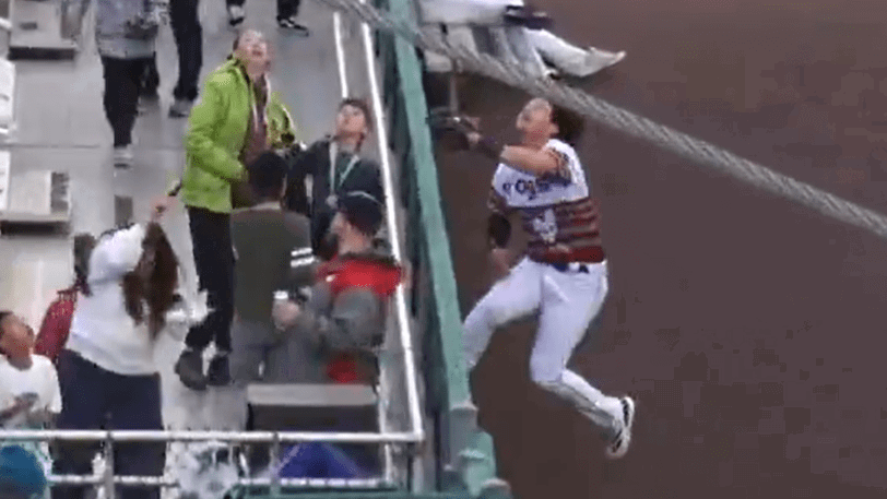 A screengrab of Minor Leaguer Luis Suisbel tracking a popup