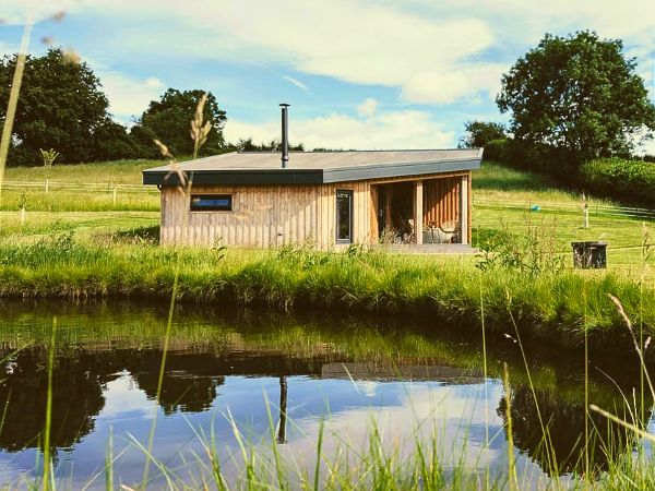 Oak Cabin at Ochre Hill - adults only quiet cabin