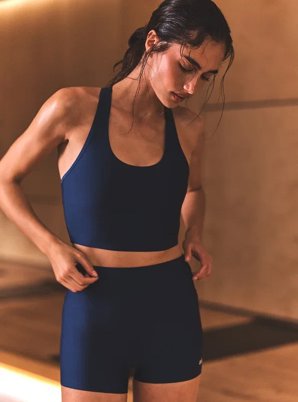 Airlift High-Waist Sleek Short