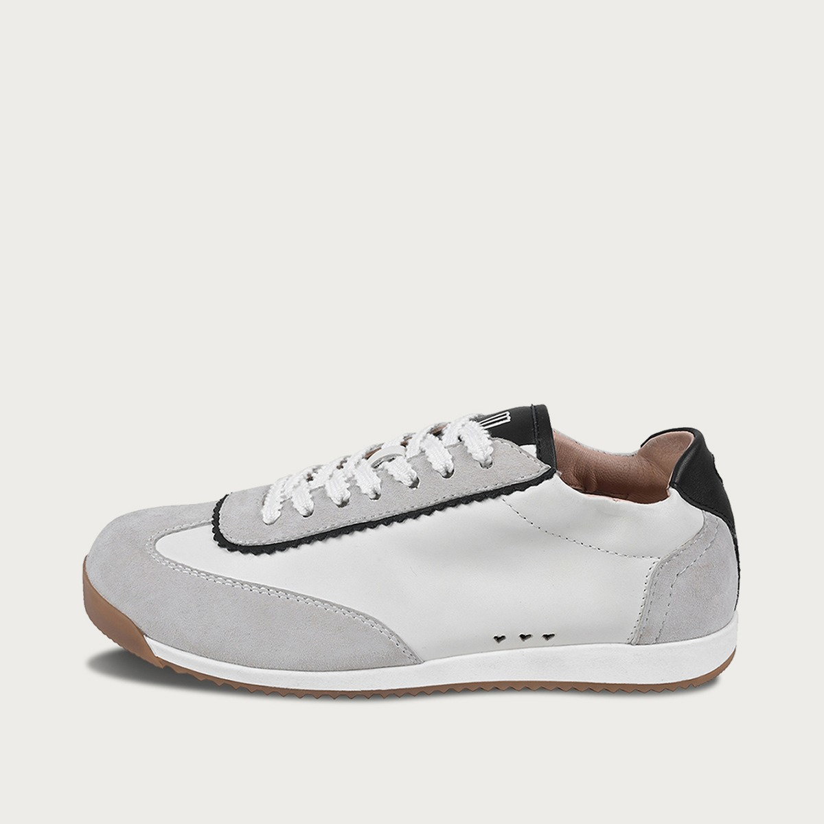 TARA Weiß Extra Leichter Sneaker aus Leder mit leichtem Einstieg und Wechselfußbett