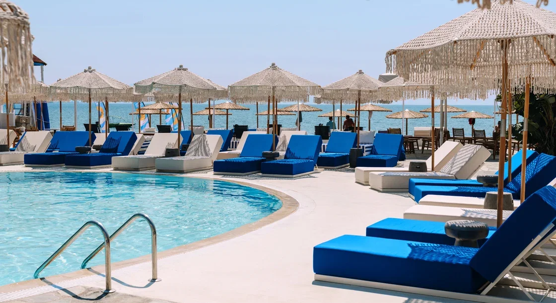 Brown-Beach-Eretria-by-Brown-Hotels-sunbeds-and-pool-2
