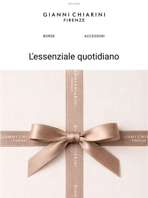 In regalo un accessorio da portare con te. Un gesto di stile per accompagnare ogni giorno