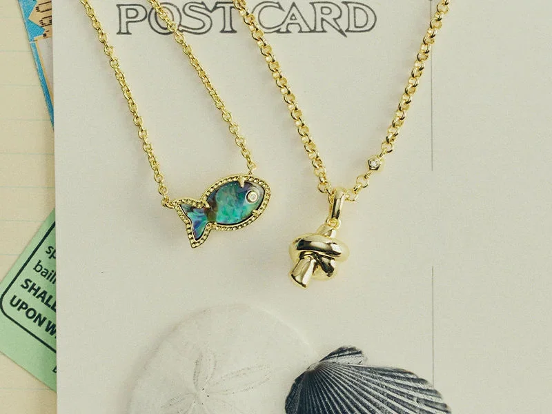 Kendra Scott lifestyle image