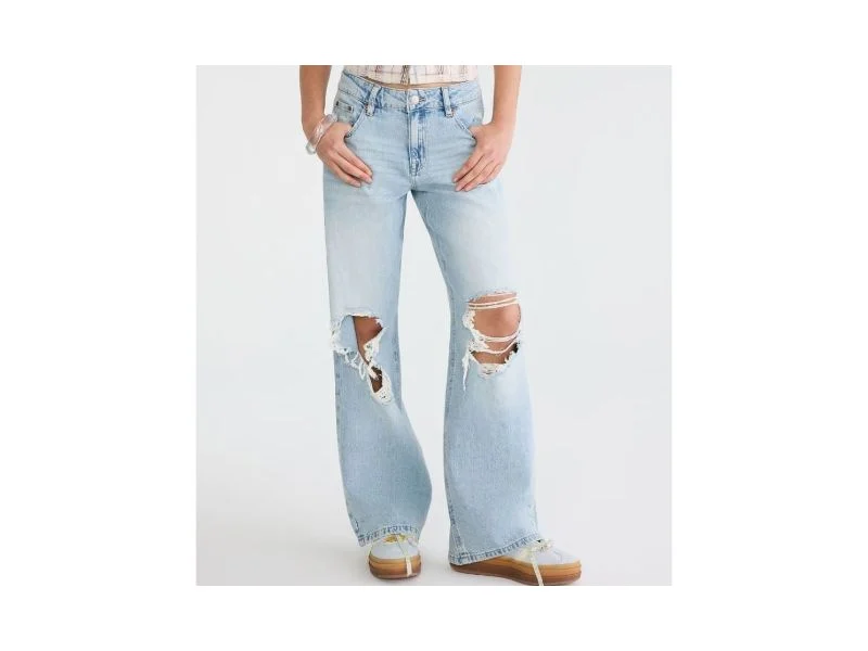 Aeropostale lifestyle image