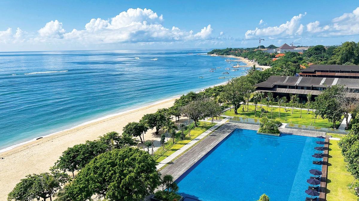 Bali Beachfront Oasis with Daily Breakfast, Daily Lunch or Dinner & Nightly Free-Flow Cocktails