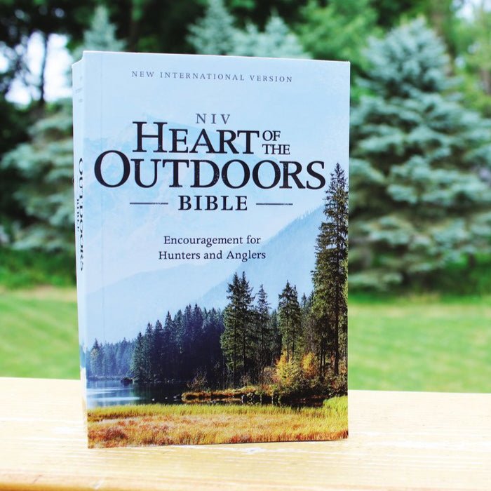 NIV, Heart of the Outdoors Bible, Paperback, Comfort Print