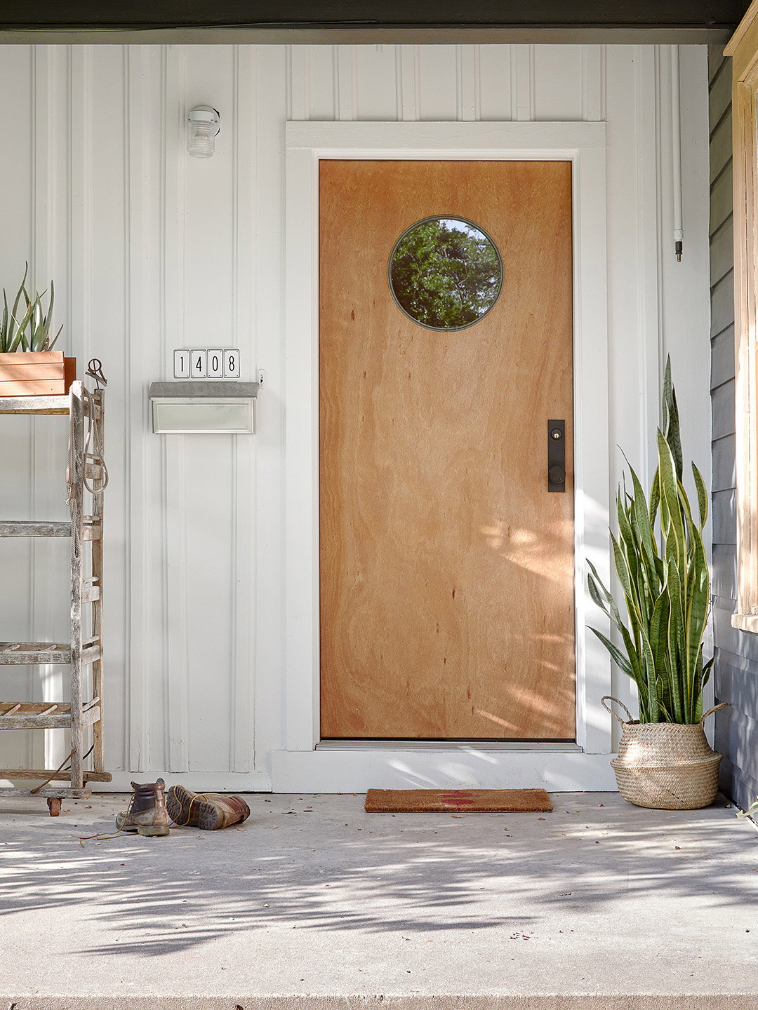 A 1940s Austin Home Gets a Surf Shack–Inspired Makeover