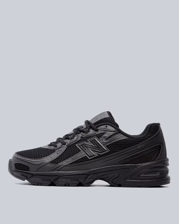 New Balance 740 Trainer