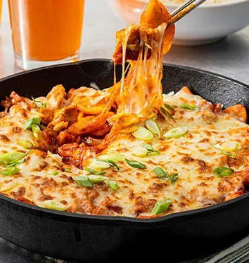 Cheese Buldak (Korean Fire Chicken)
